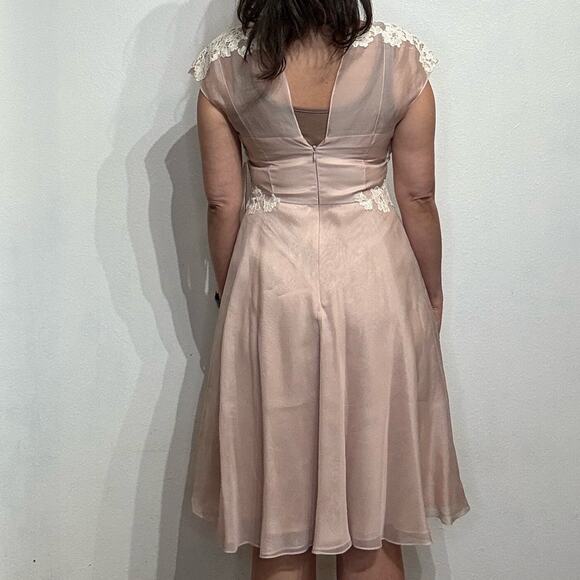 Kay Unger Blush Lace Ruffle Detail Midi Dress Sz 10 NWT - Picture 12 of 14